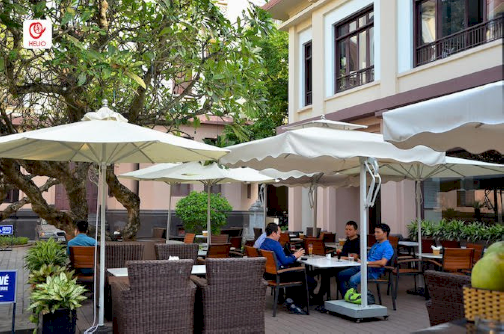 Incorporating a visit to the museum's caf&eacute; enriches the overall experience